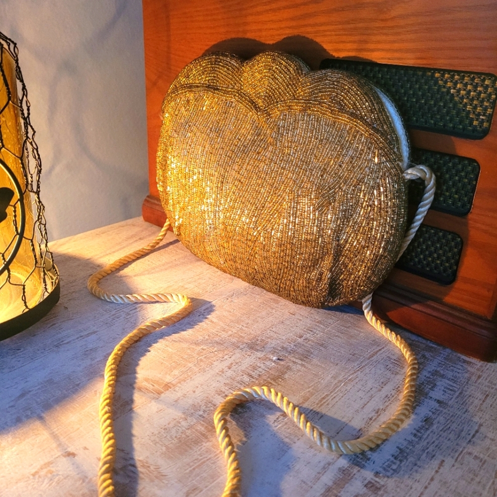 Vintage 70's-80's gold seed bead clutchevening bag magnetic closure satin cord